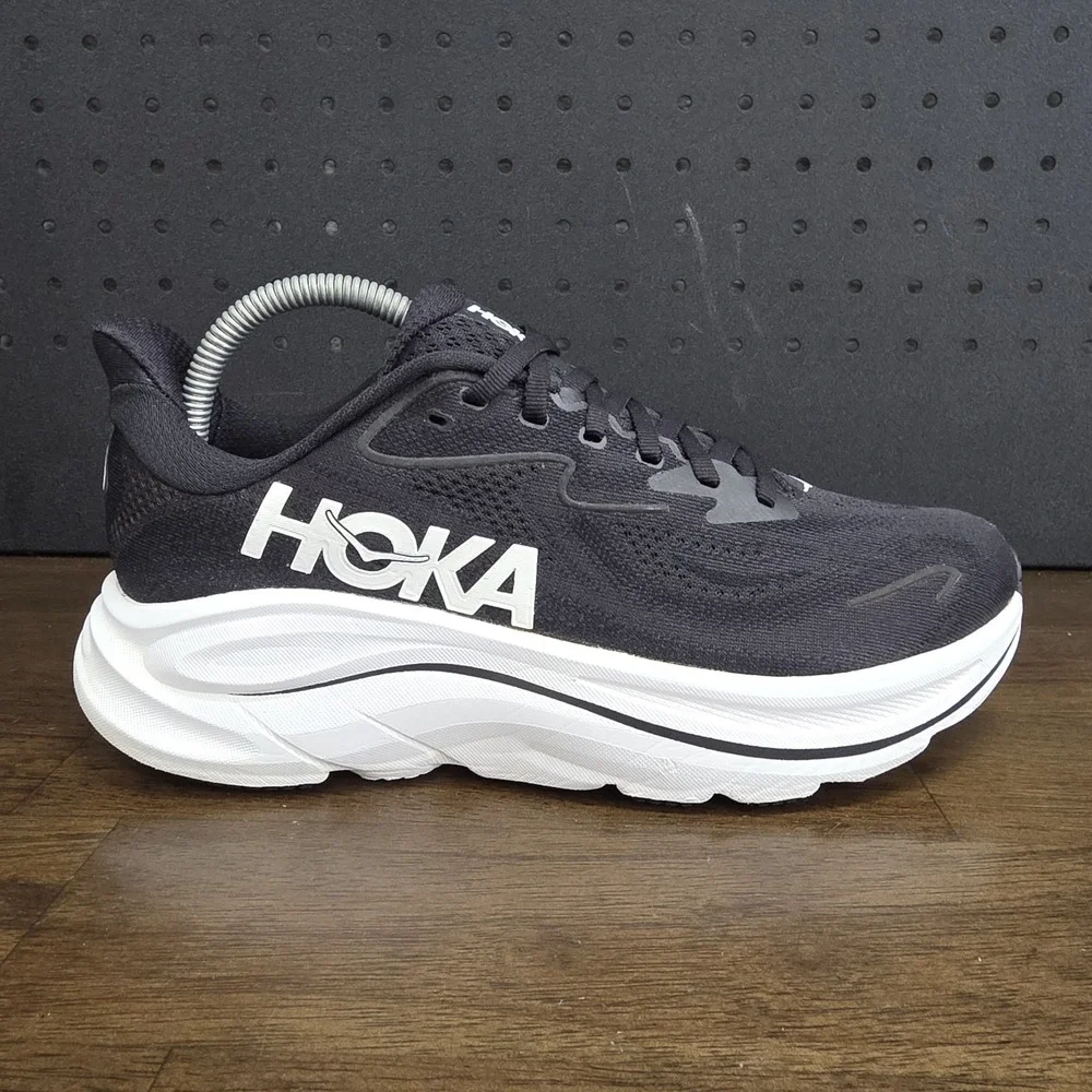 Hoka One One Clifton 10 Womens Size 8.5B Black Athletic Running Shoes Sneakers